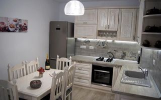 Casă cu 4 camere de vânzare | zona Ultracentrala - Poză 2