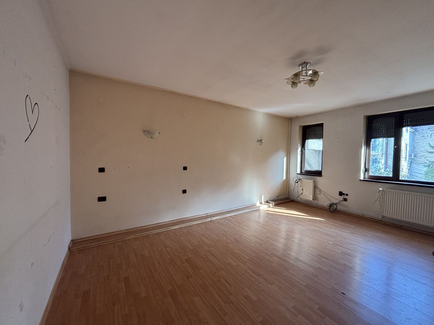 Apartament 4 camere, la curte zona Iosefin - Poză 1