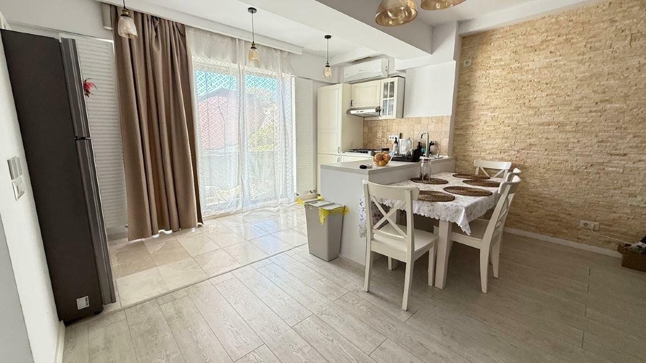 APARTAMENT CU PARCARE SI TERASA ZONA CALEA CALARASILOR - Poză 2