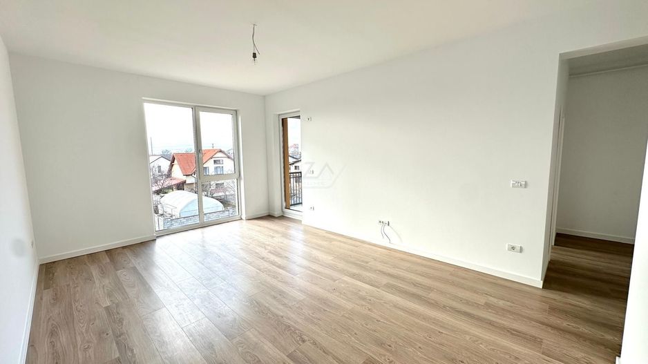 Etaj 1. Lift. Decomandat. Loc parcare. - Poză 2