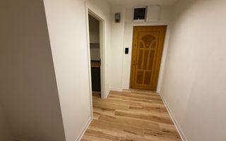 Disponibil imediat. Centrala proprie. Renovat integral - Poză 6