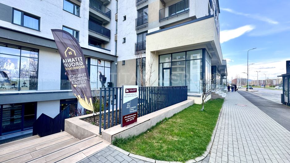 Spațiu comercial Kasper Coresi 100 mp, terasă 35mp - Poză 10