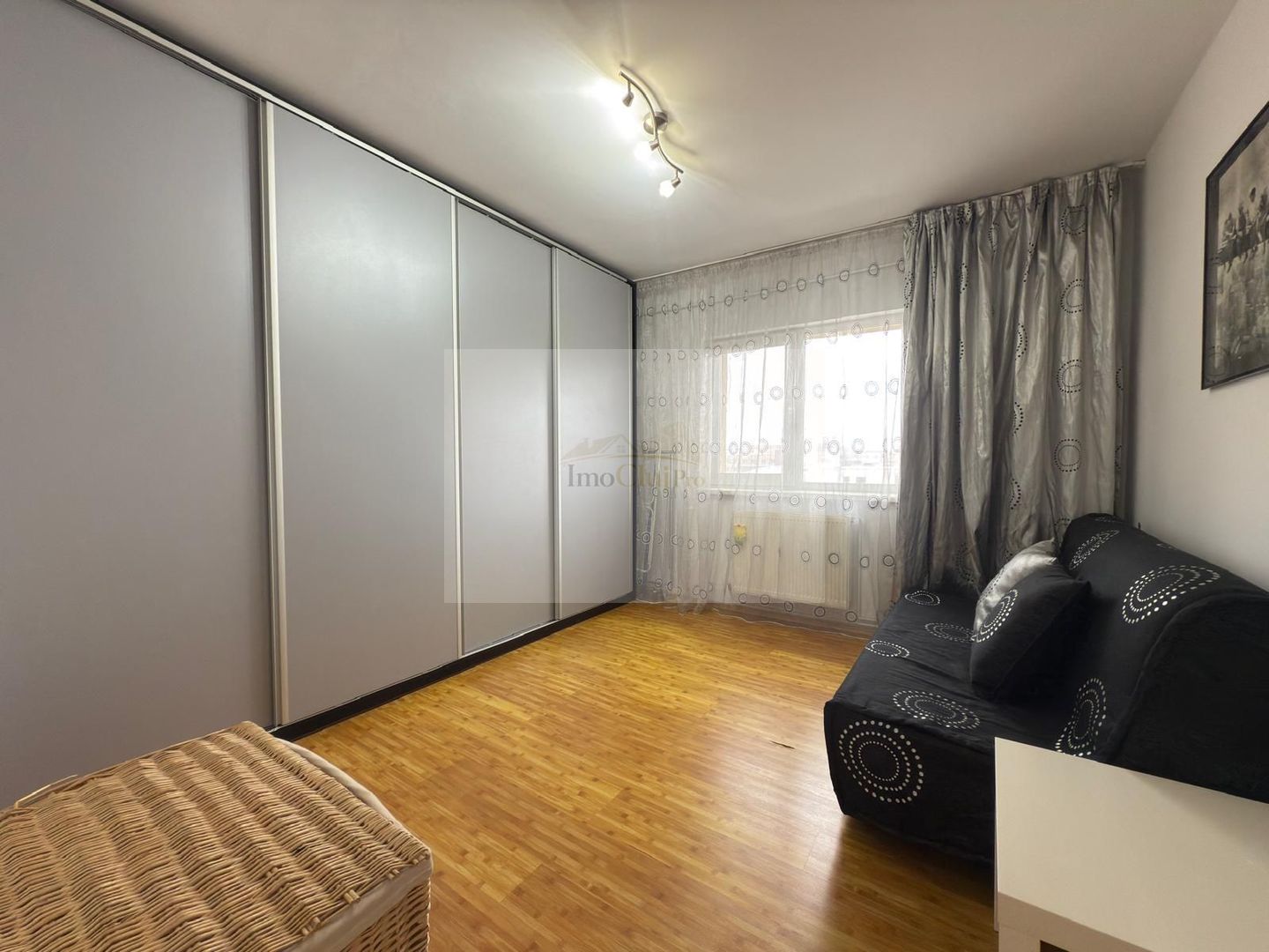 Închiriere apartament 3 camere decomandate– Calea Dorobanților-Parcare - Poză 7