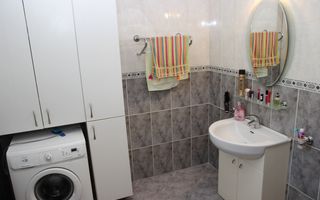 Casă / Vilă cu 3 camere de vânzare în zona Bartolomeu - Poză 98