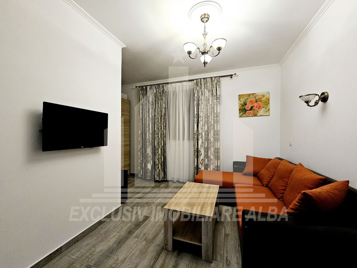 Apartamentcu 2 camere decomandate, Centru - Poză 1