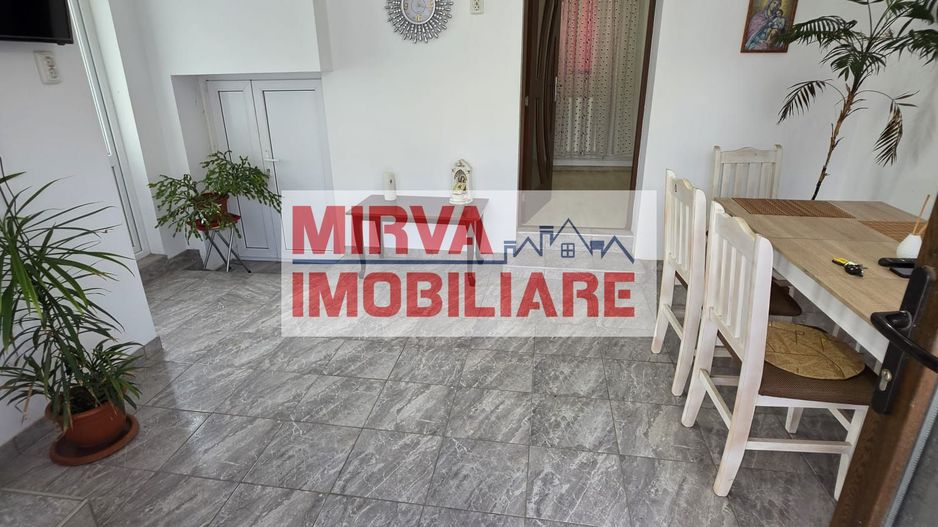 🏡 Casă renovată cu 6 camere, teren 557 mp – Berceni, Prahova - Poză 30