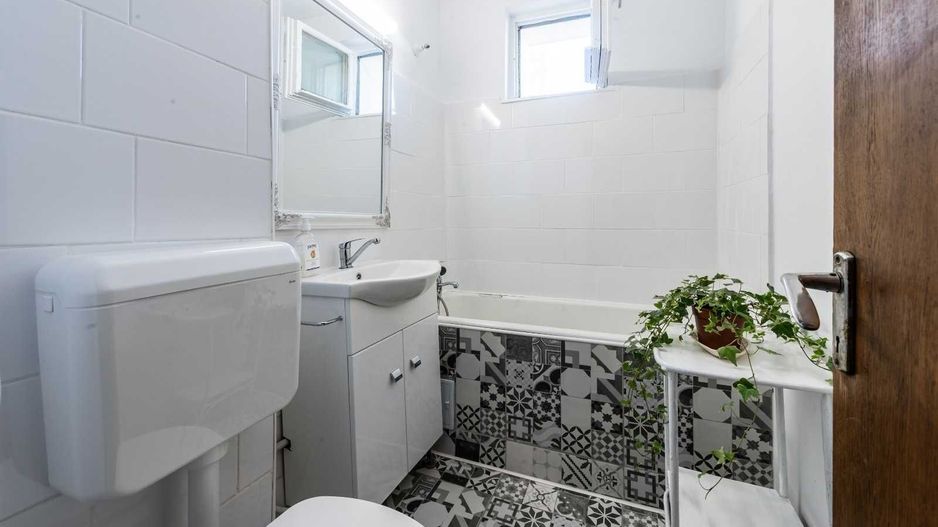 Inchiriez ap 2 camere, semi-decom, renovat, sector 6, 400 Euro/luna - Poză 7