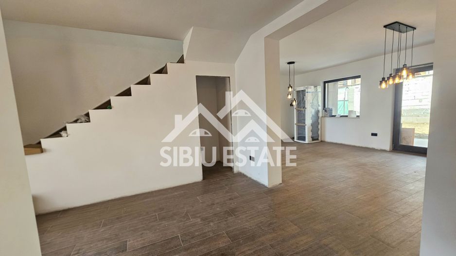 Casa noua gata de mutat, 4 dormitoare- Vandut - Poză 17