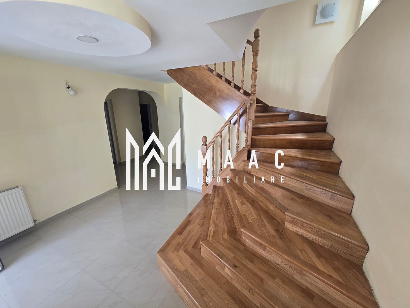 Casa de vanzare 1000 mp teren Cisnadie - Poză 2
