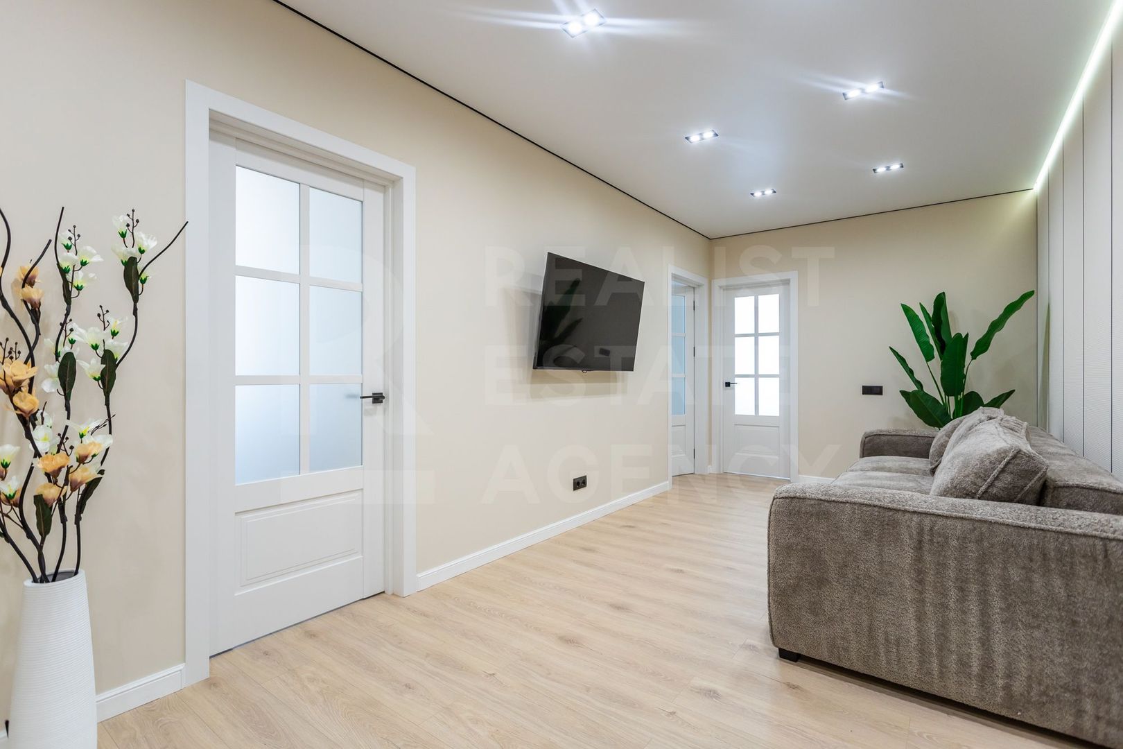 Vânzare, apartament,3 camere, Strada Nicolae Milescu Spătarul, Ciocana - Poză 5