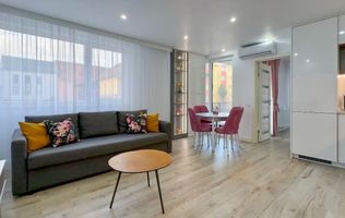 Apartament cu 3 camere de vânzare în zona Centrală