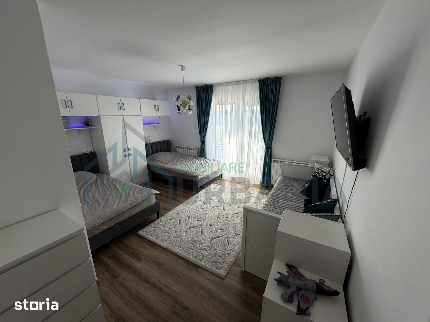 Casă de vânzare, 5 camere, mansardă, mobilată și utilată, Miroslava - Poză 9