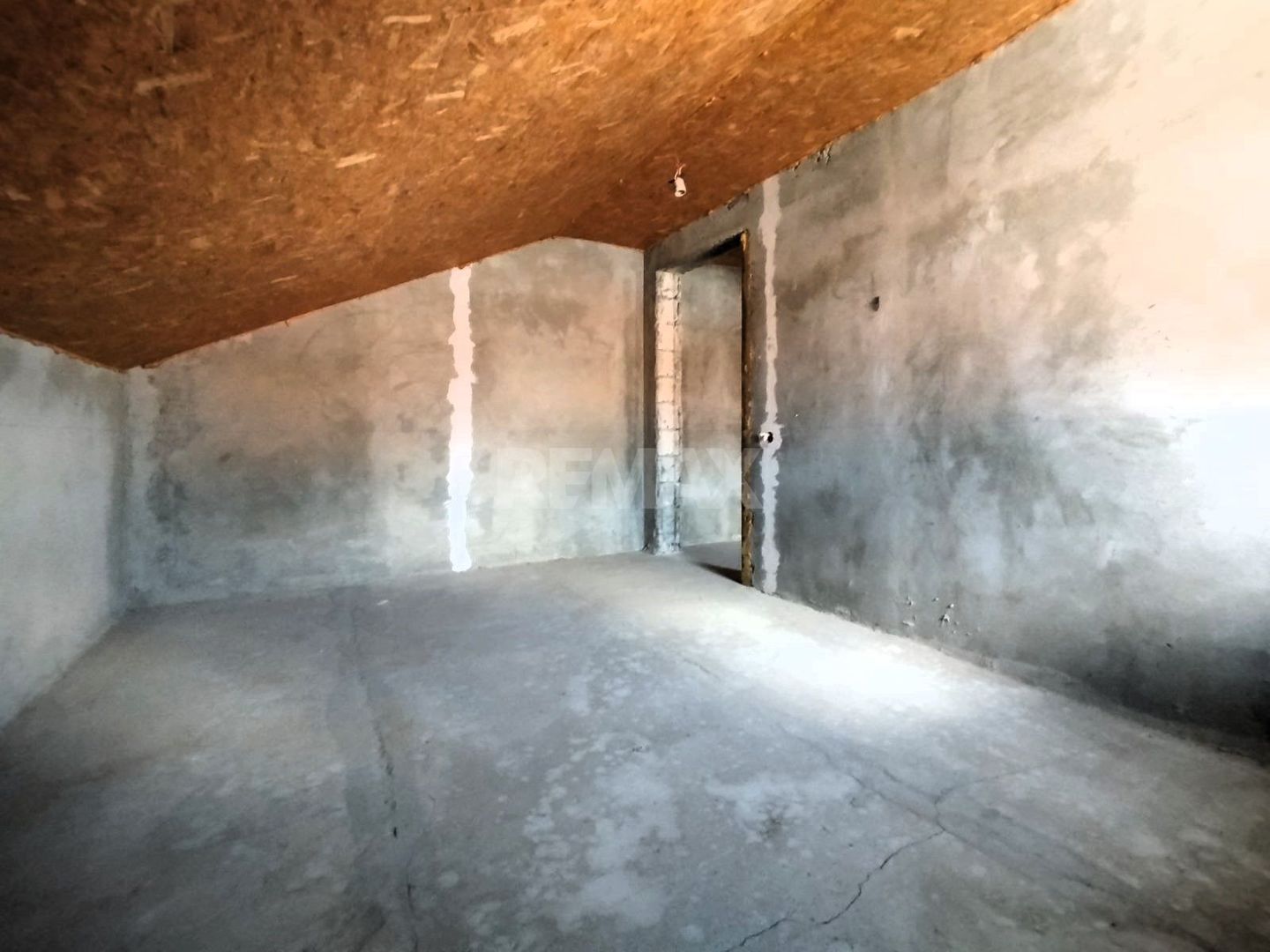 Locuință de 74 m² în Chetrosu, aproape de traseul R2 – potrivită de amenajare după propriul gust - Poză 9
