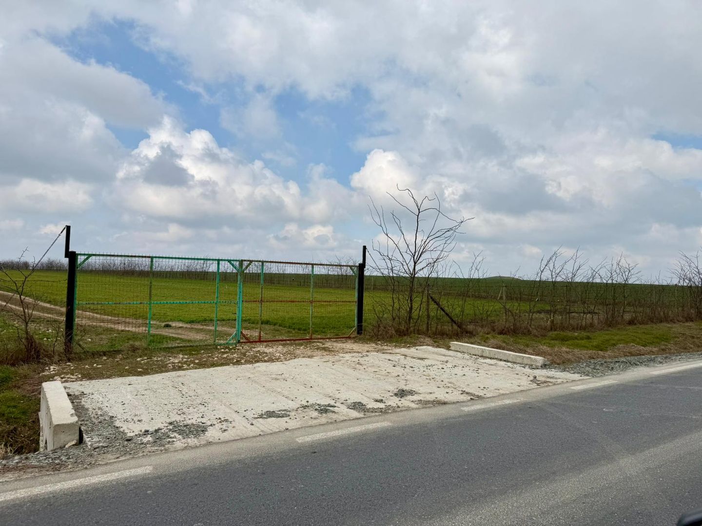 Teren de vanzare in Săcele ideal pentru silozuri, fermă 6 ha - Poză 2