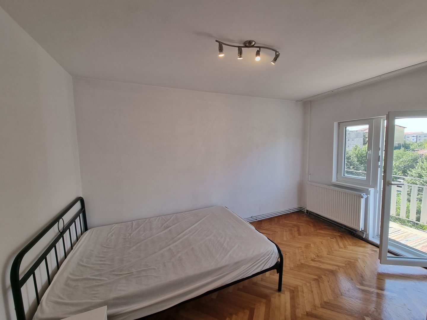 Girocului, et.3, 3 camere, 2 băi, centrală termică proprie - Poză 15