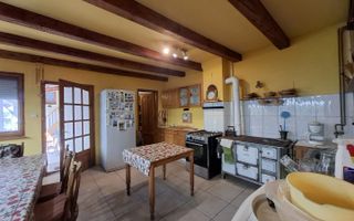 Casă cu doua corpuri de cladire de vânzare în Cornățel (an constructie 2003) - Poză 8