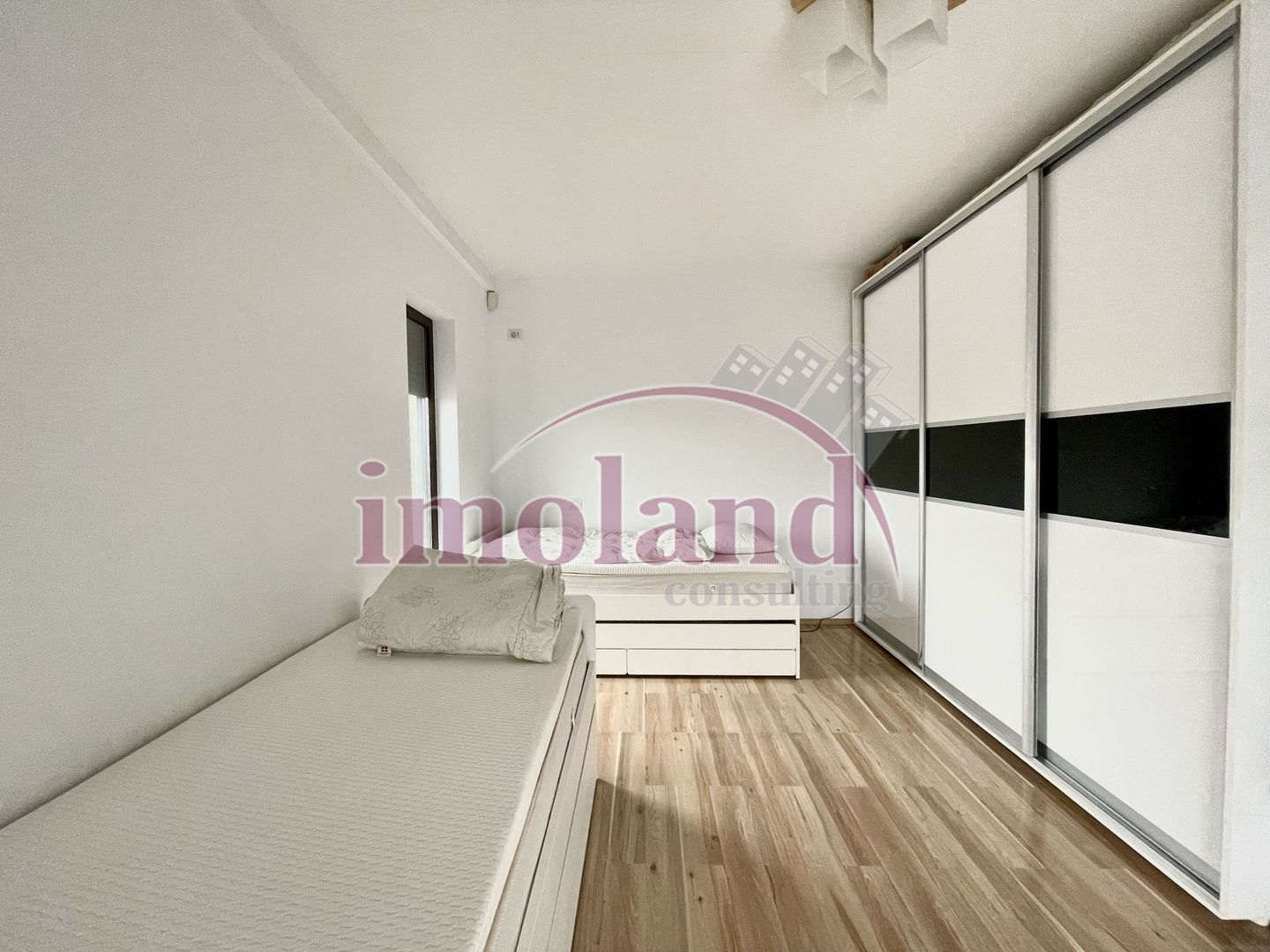 Închiriere vila 2018, 3 camere 150 mp - complex închis, Pipera - Poză 15