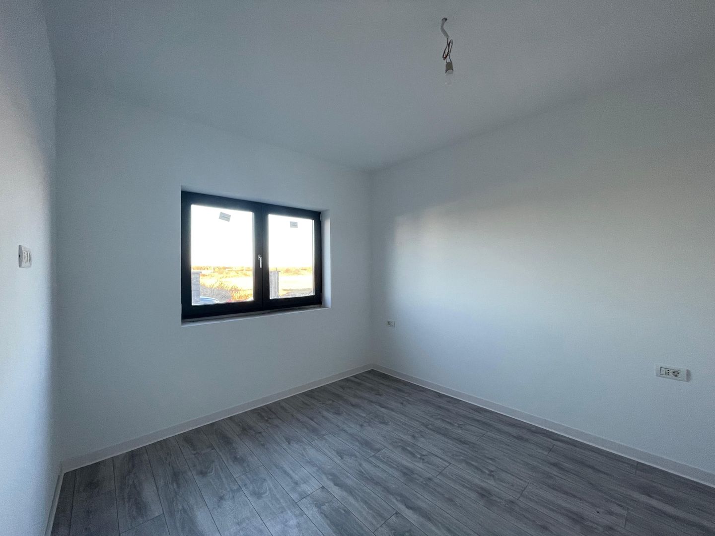 Duplex despartit prin camera tehnica - finisaje premium - Poză 5