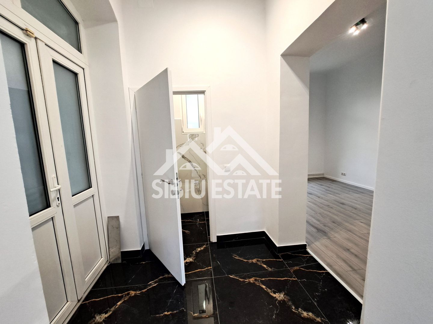 Birouri de inchiriat, confort optimizat, Sibiu central - Poză 4