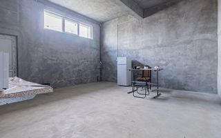 Hala industriala Codlea ,se poate impartii in doua - Poză 12