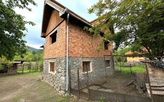 Casă cu 7 camere de vânzare în Meteș, 810 mp teren - Poză 1