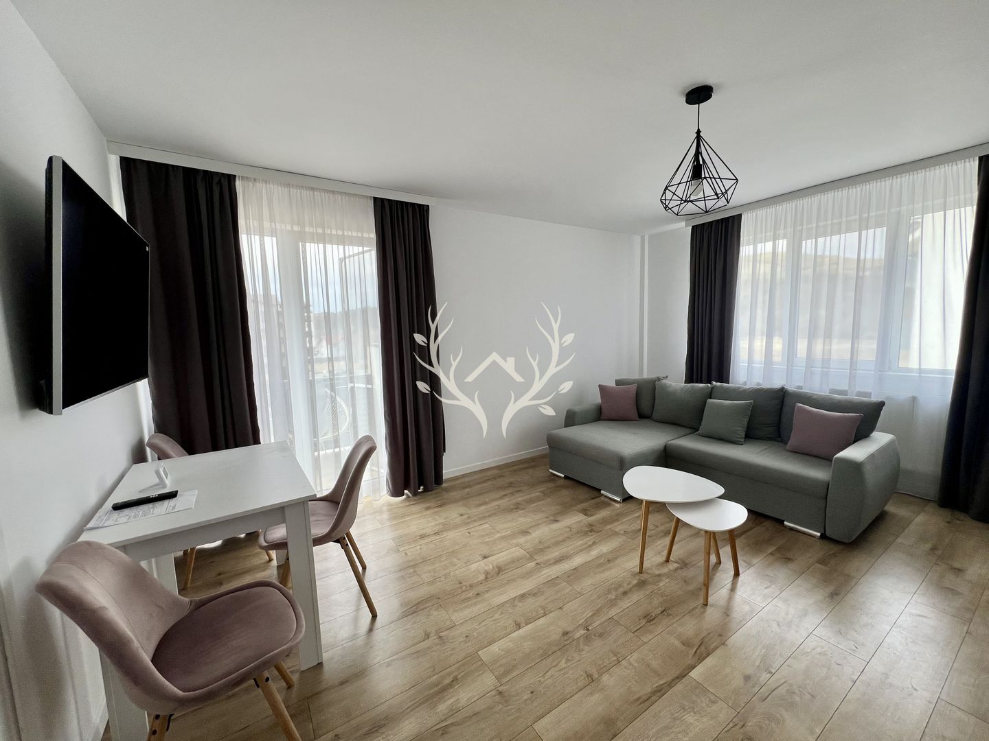 Apartament cu 3 camere + parcare, str. Tineretului, Floresti - Poză 2