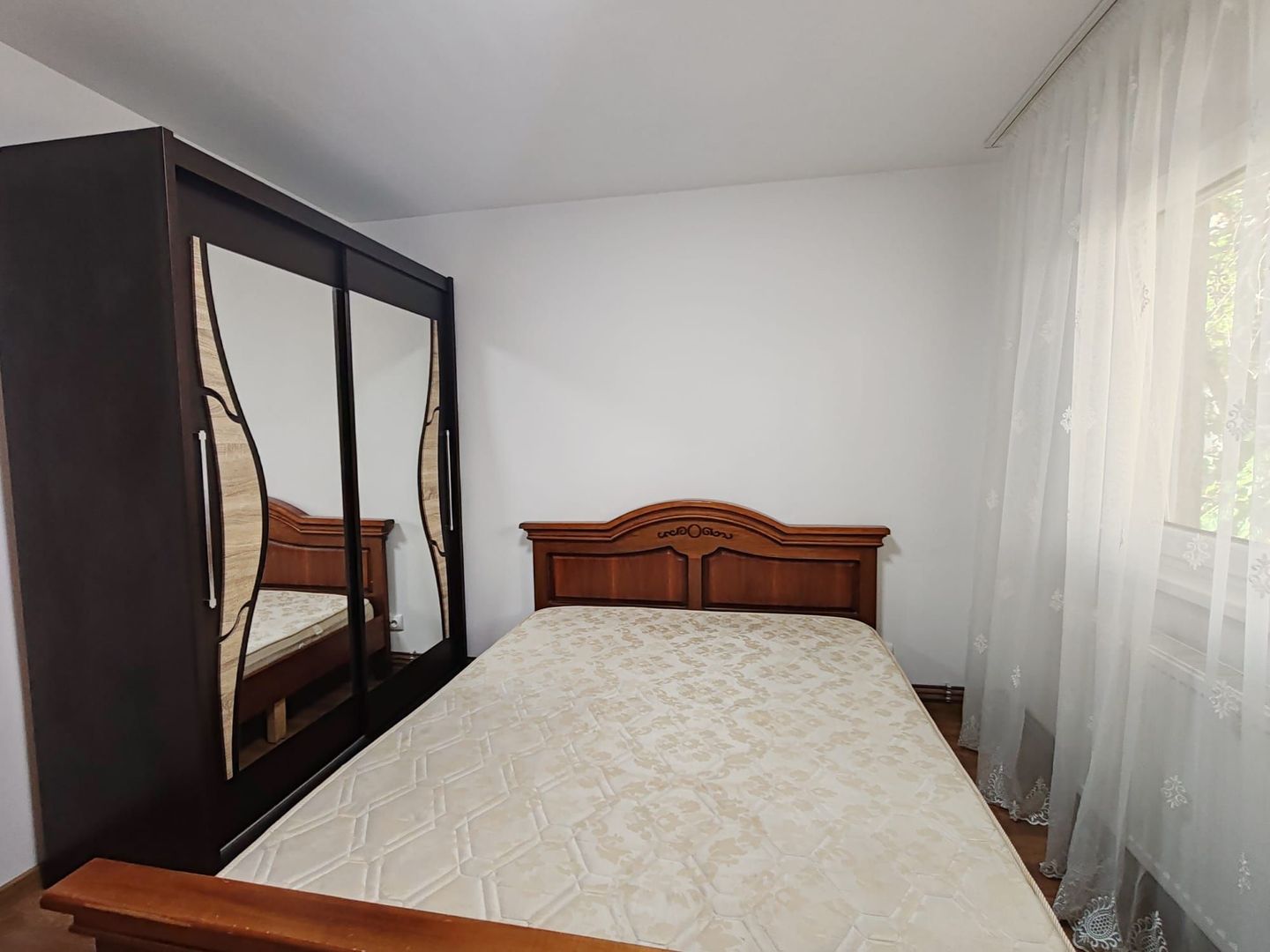 Apartament 3 camere decomandat etajul 1 65mp 500euro Nicolina 2 - Poză 11