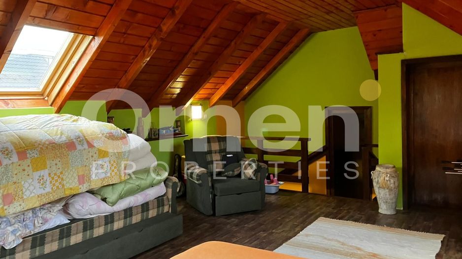 Vilă de închiriat – 260 mp utili, teren 1300 mp, 5 dormitoare, 3 băi, 3 balcoane - Poză 31