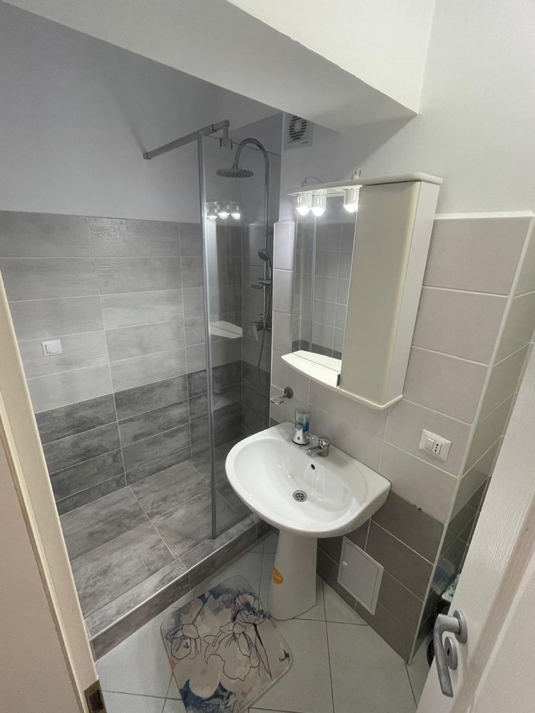 Vand apartament 3 camere, etaj intermediar, lift, 70 mp. - Poză 4