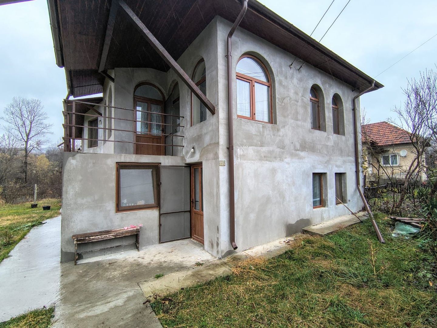 Casa de vânzare în Malu cu Flori- liniște, natura și aer curat! - Poză 1