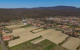Loc de casă în Odvoș - Conop 3000mp - Poză 17