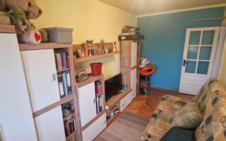 Vand apartament cu 4 camere in zona spitalul judetean,comision ,,0'' - Poză 5