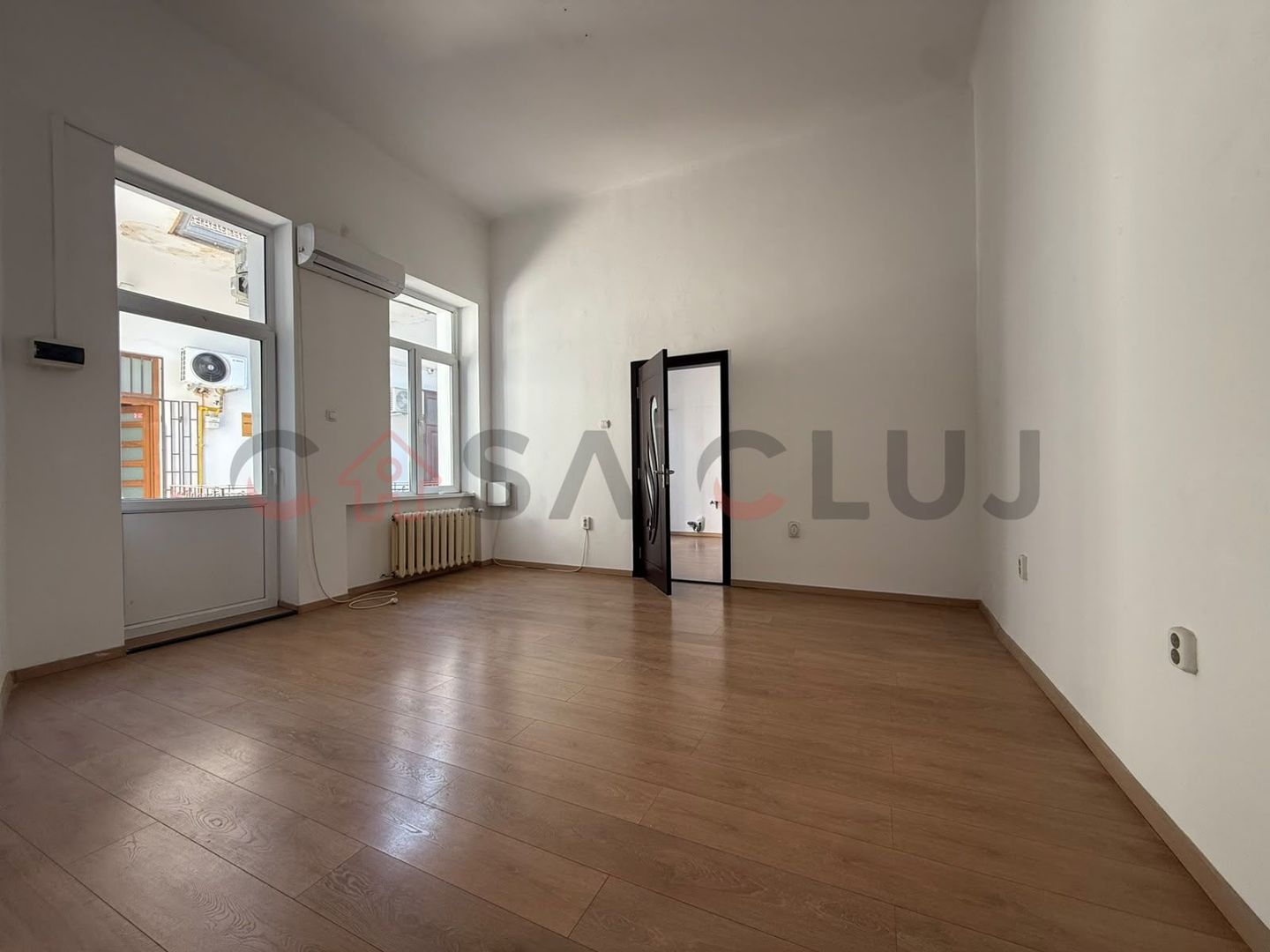 40 MP | PIATA MIHAI VITEAZU | LOCUINTA / SPATIU BIROU - Poză 1