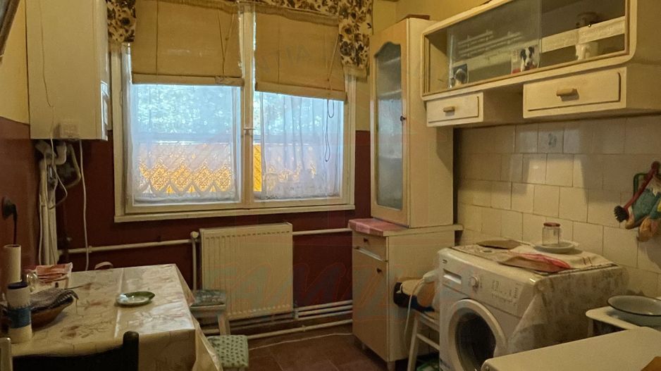 De vanzare apartament cu 3 camere semi. in Galati, Centru, etaj 4 - Poză 1