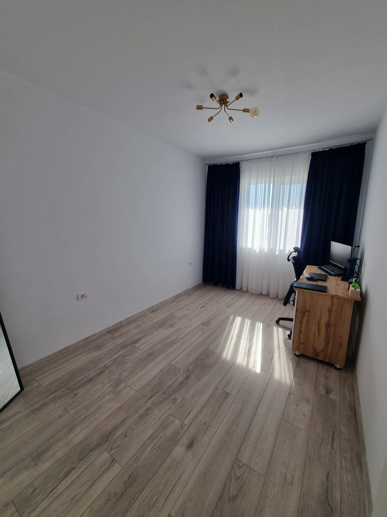Giroc-UM | 3 Camere | Etaj1 | Mobilat si Utilat | Centrala proprie | Loc parcare - Poză 5
