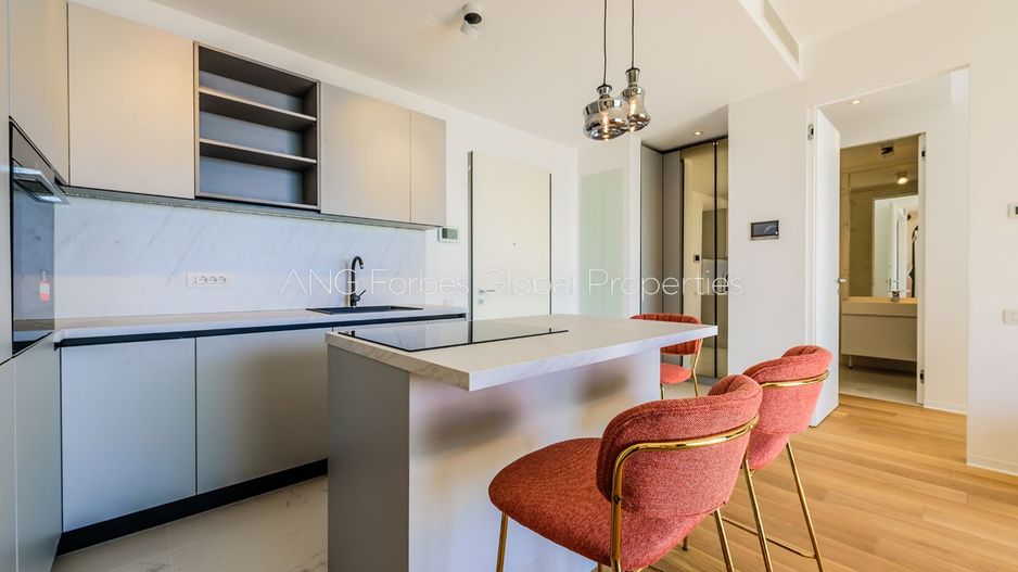Apartamentul de la Malul Mării – Eleganță Contemporană în Inima Stațiunii - Poză 10