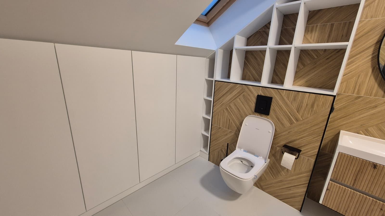 VILA NOUA | MOBILATA SI UTILATA | DAMAROAIA | LANGA PETROM CITY - Poză 21