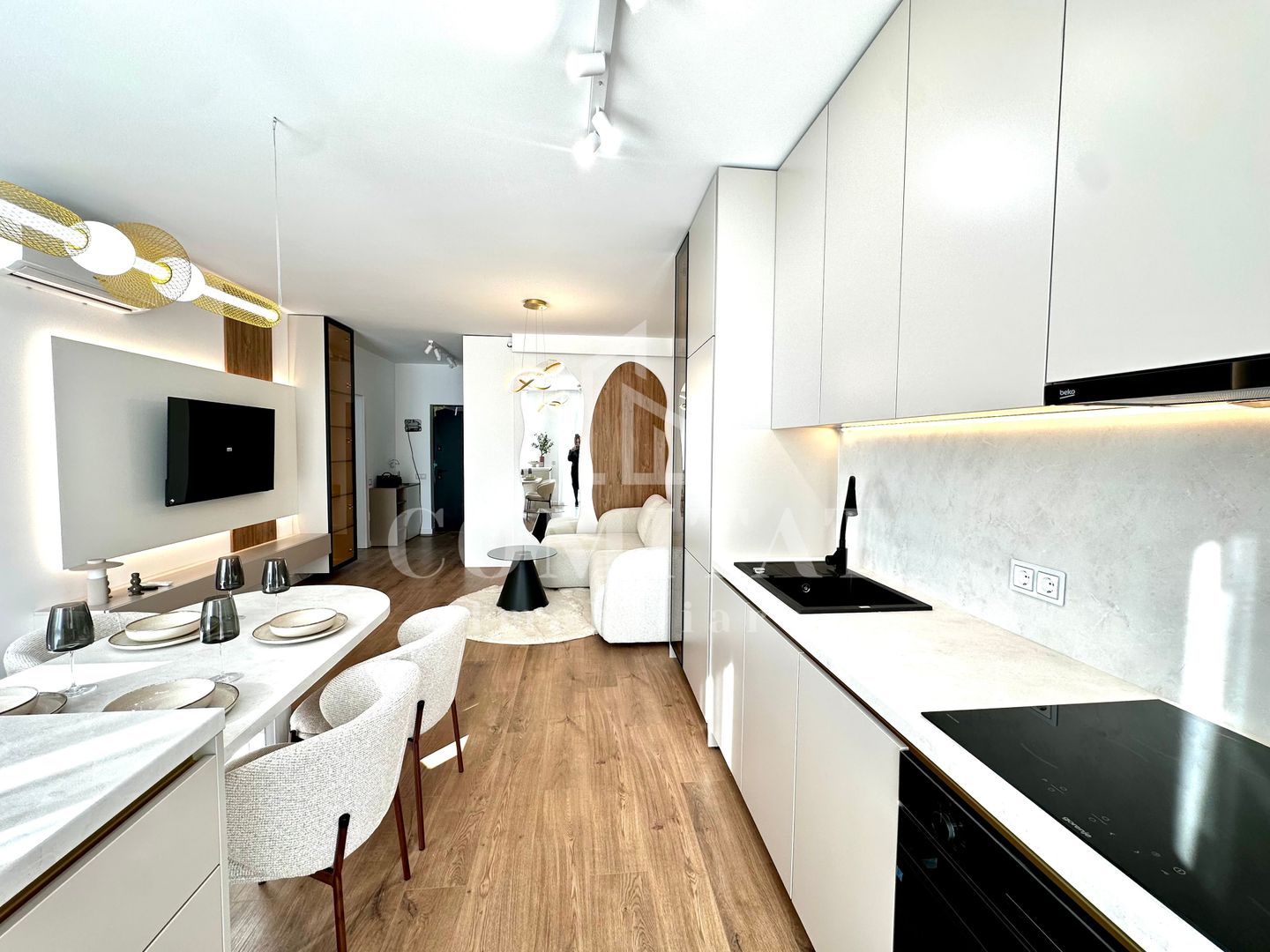 Apartament ultrafinisat | Etaj intermediar | Zona str Tineretului - Poză 17