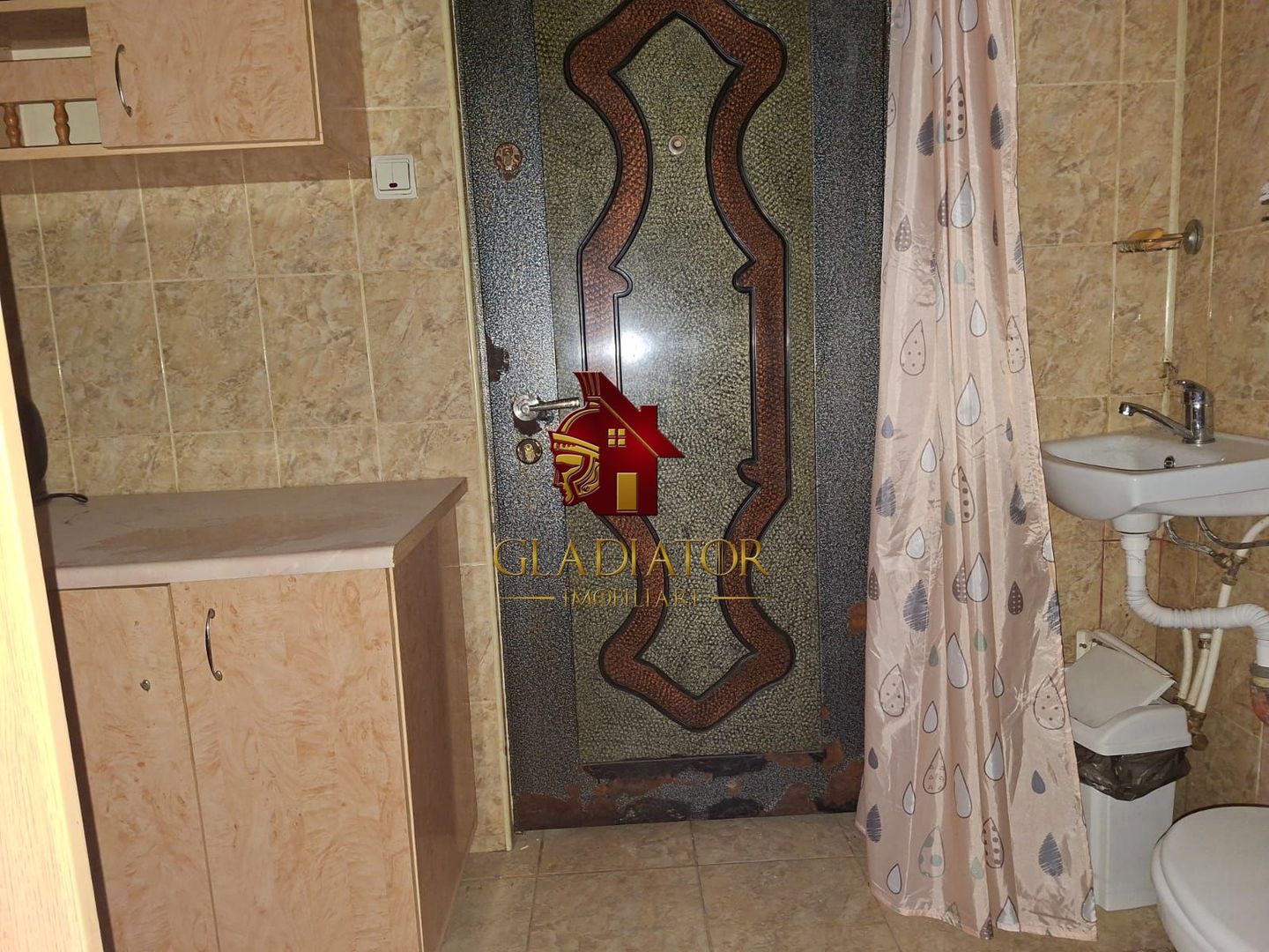 Camera de camin tip garsoniera Frumoasa Poitiers 16.2 mp, disponibila - Poză 6