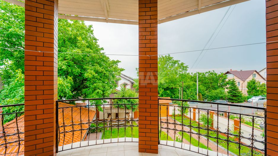 Casă în Chișinău, de vânzare, cu suprafața de 270 m2 pe teren de 6 ari or. Codru. - Poză 5