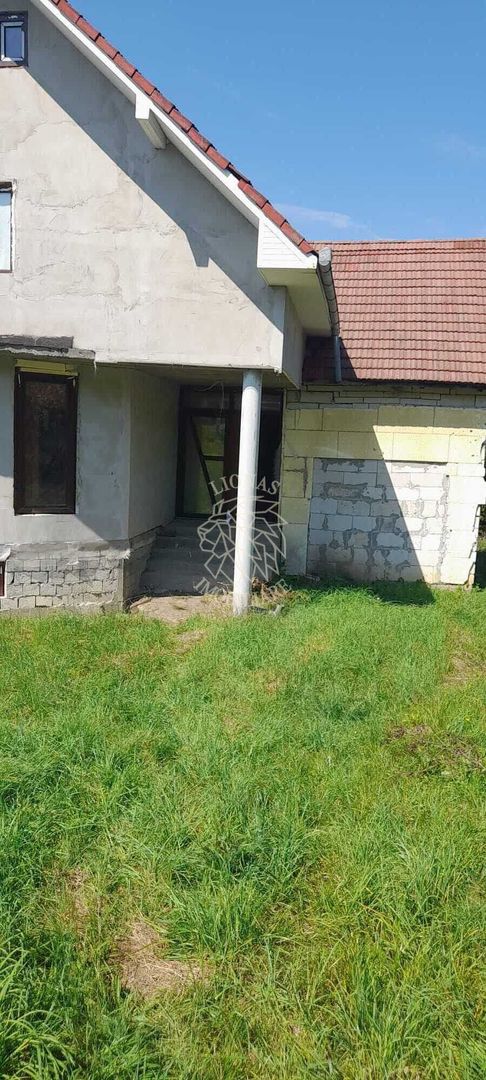 Casa 5 camere 183 mp-teren 2135 mp-garaj- Posmus, Com. Sieu - Poză 2
