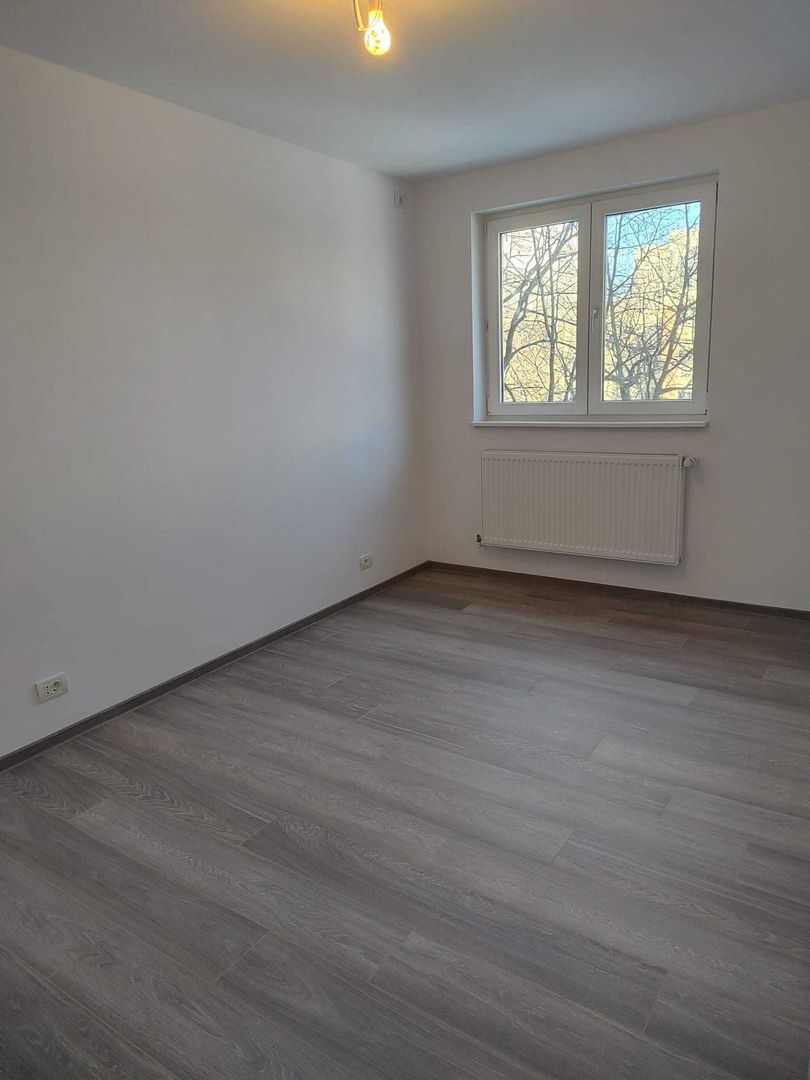 Apartament 3 camere centrala proprie renovat Favorit - Poză 5