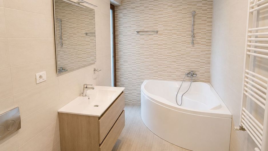 Inchiriez apartament 2 camere, Dumbravita langa padure - Poză 12