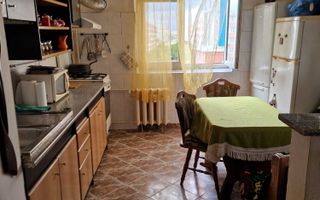 De inchiriat apartament 3 camere, zona Sebastian - Poză 3