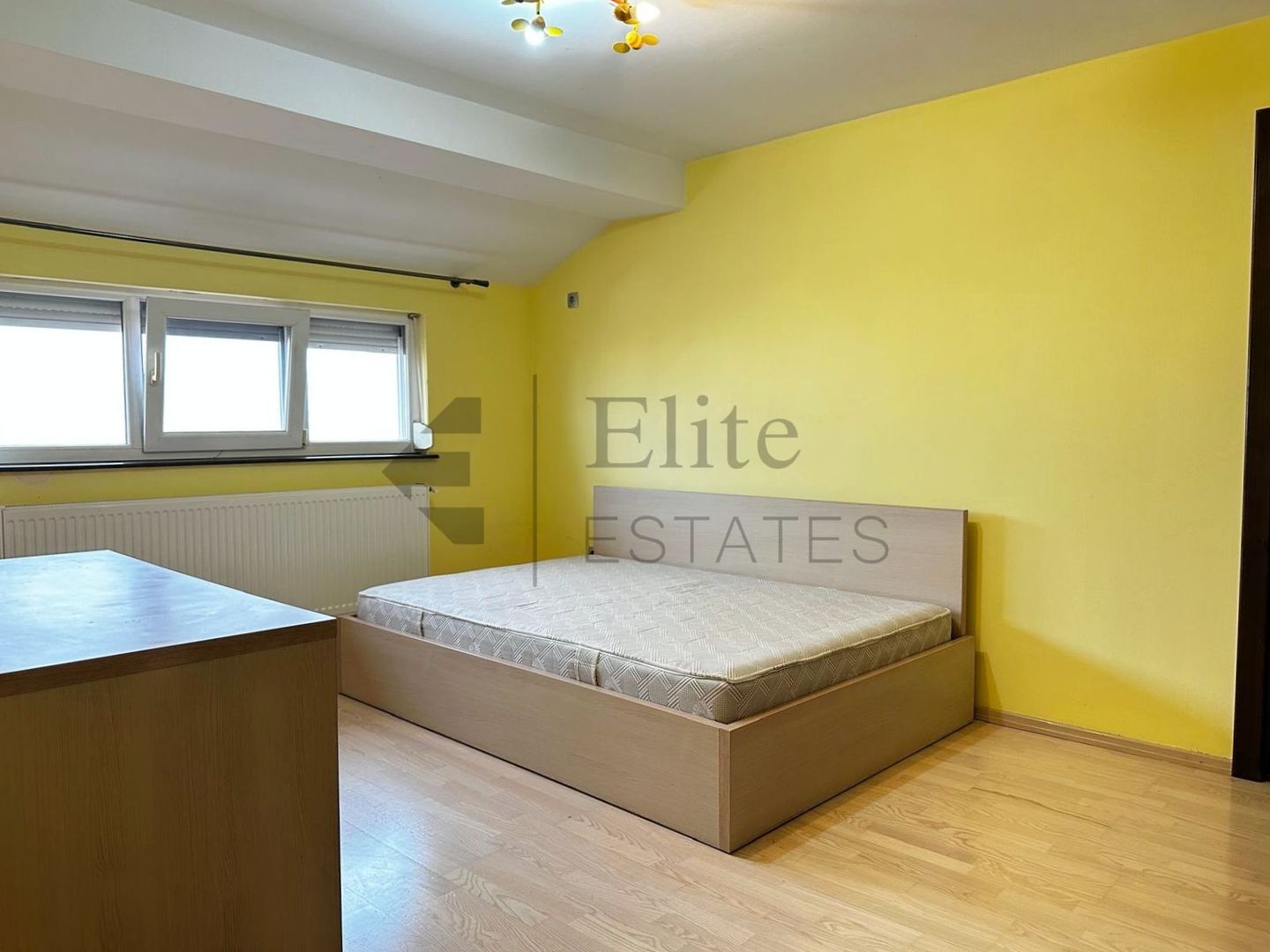 Apartament de vanzare cu 4 camere in zona Decebal - Poză 11