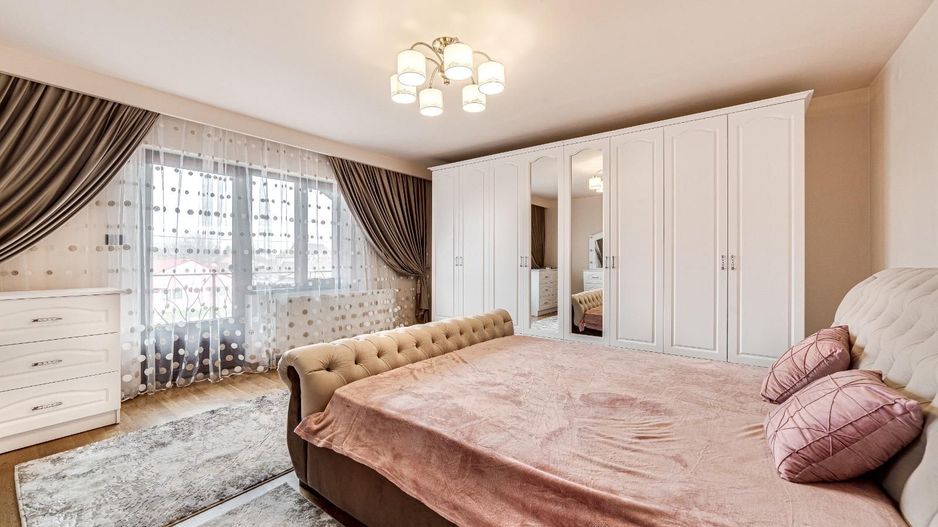 Vilă cu 7 camere de vânzare în zona Central - Poză 23