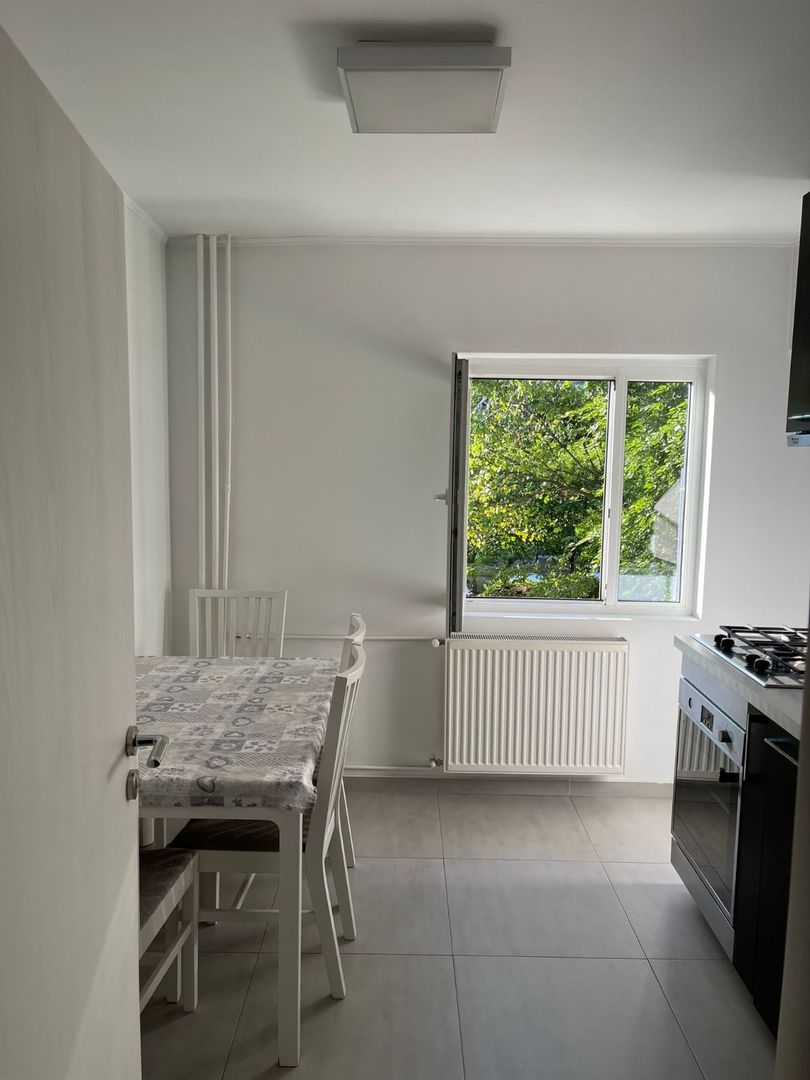 Apartament 2 camere zona Parc  Vacaresti/Oltenitei an 1986 - Poză 1