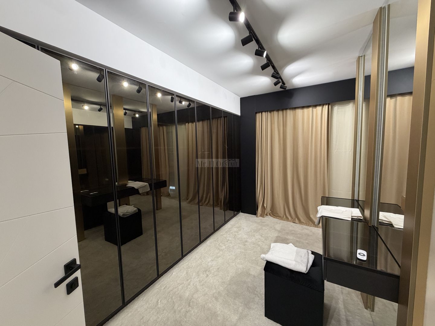 Apartament de Lux - Design Modern & Dotări Premium Miele - Str. Daliei - Poză 8