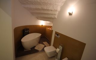 Apartament deosebit cu 3 camere de închiriat în zona Odobescu - Poză 9