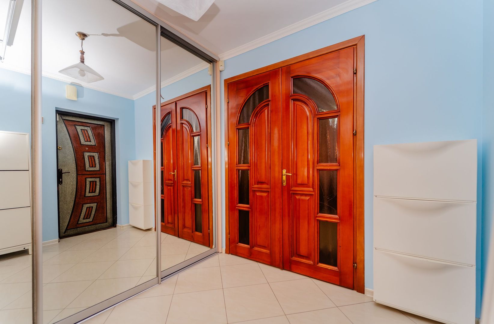 Spațiu comercial+apartament cu 3 camere Botanica Nicolae Zelinski 10/2 - Poză 7